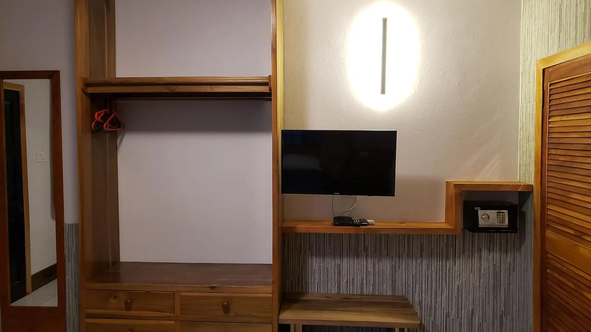Sunrise Club Hotel 네그릴 3*,  자메이카