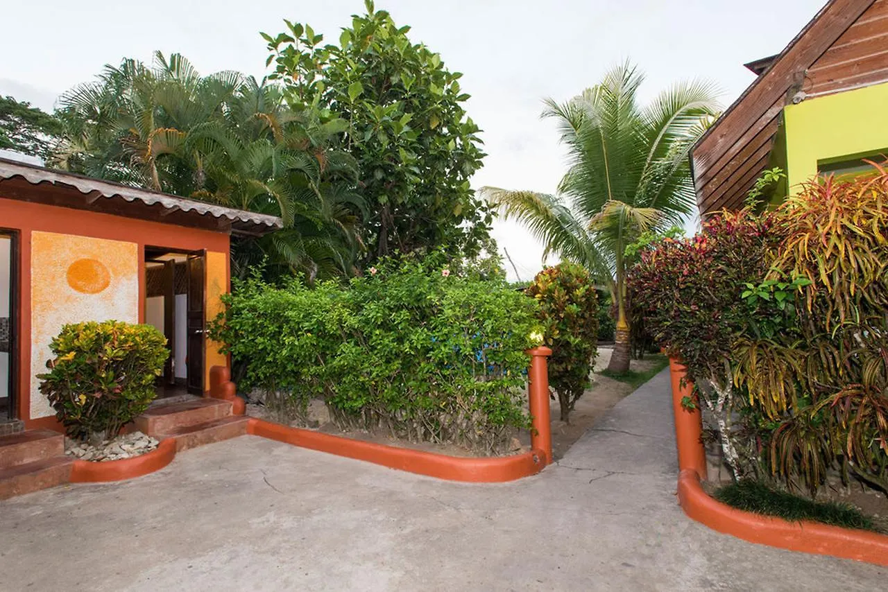 Sunrise Club Hotel Negril 3*,