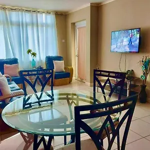 Apartment Hideaway At The Strathairn Kingston